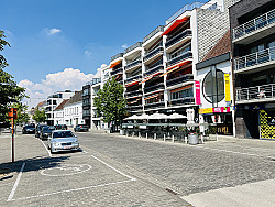Deinze - Sfeervol ijssalon op zonnige topligging over te nemen