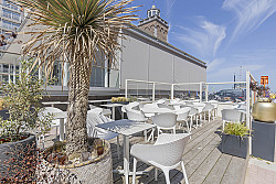 Knokke - Ter Overname: Instapklare Tapas- en Loungebar op Toplocatie