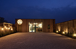 Regio Gent - Vennootschap miv multifunctioneel gebouw (praktijk) - personal training/kinesistherapie/(para)medisch beroep mogelijk.