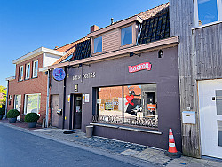 Beveren-Leie - Uw eigen café, met supporters inbegrepen
